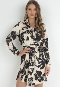 Born2be - Beżowa Sukienka Koszulowa w Kwiaty z Wiązanym Paskiem Rosava. Kolor: beżowy. Materiał: materiał. Wzór: kwiaty. Typ sukienki: koszulowe #5
