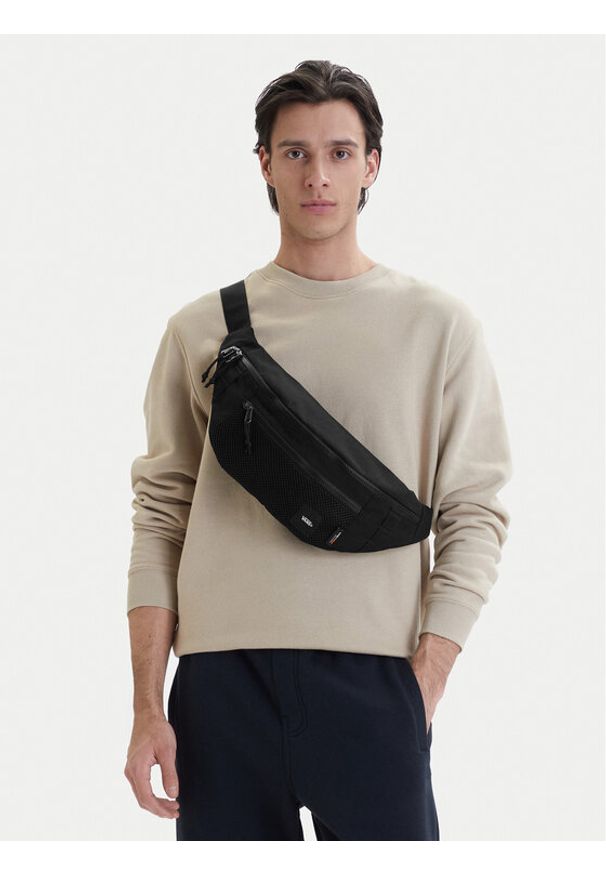 Vans Nerka VN0A2ZXXBKA1 Czarny. Kolor: czarny. Materiał: materiał