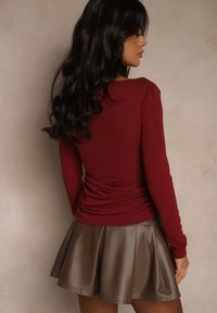 Renee - Bordowa Bluzka Longsleeve z Marszczonymi Detalami Eslira. Kolor: czerwony. Materiał: jeans. Długość rękawa: długi rękaw. Styl: elegancki