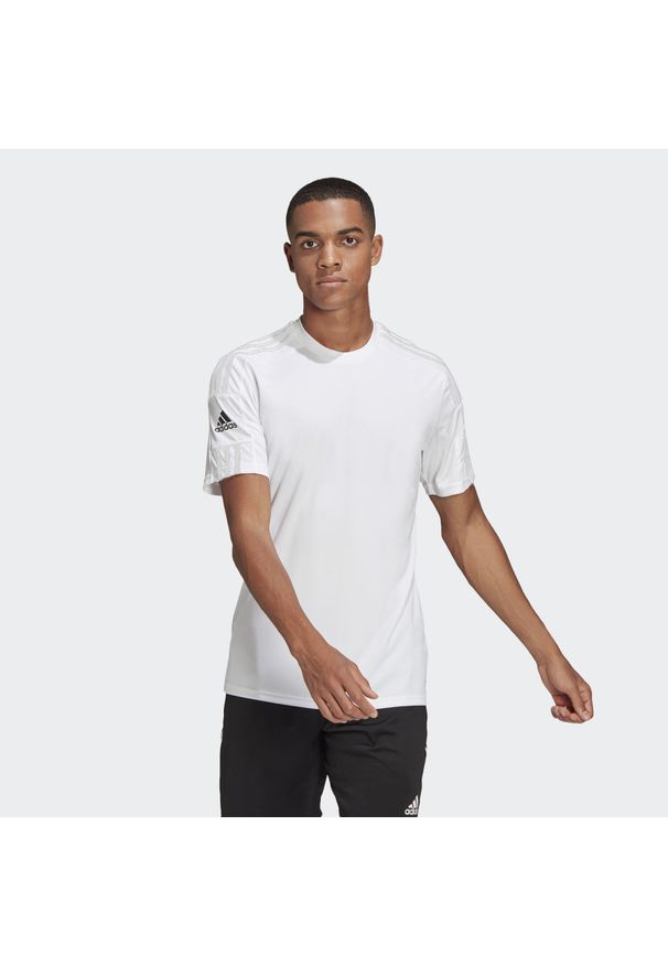 Adidas - Koszulka adidas Squadra 21. Kolor: wielokolorowy, biały, czarny. Materiał: poliester, materiał. Sport: piłka nożna, fitness