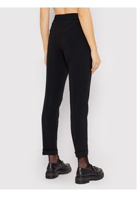 BOSS - Boss Spodnie materiałowe Tarlyana9 50427841 Czarny Regular Fit. Kolor: czarny. Materiał: syntetyk, wiskoza