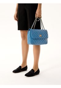 Kazar - Wsuwane czarne półbuty z zamszu. Okazja: na co dzień. Zapięcie: bez zapięcia. Kolor: czarny. Materiał: zamsz. Szerokość cholewki: normalna. Obcas: na obcasie. Styl: casual, klasyczny. Wysokość obcasa: niski #7