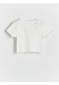 Reserved - Krótki t-shirt z haftem - złamana biel. Materiał: bawełna, dzianina. Długość: krótkie. Wzór: haft