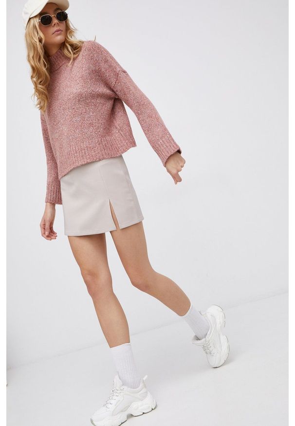 only - Only - Sweter. Okazja: na co dzień. Kolor: różowy. Materiał: dzianina. Długość rękawa: długi rękaw. Długość: długie. Styl: casual