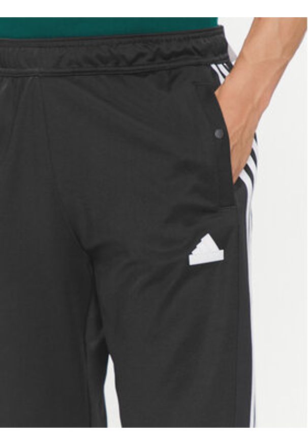 Adidas - adidas Spodnie dresowe Tiro IP3778 Czarny Regular Fit. Kolor: czarny. Materiał: syntetyk, bawełna