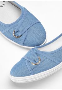 bonprix - Baleriny z bawełnianego płótna. Kolor: niebieski. Materiał: bawełna. Wzór: aplikacja. Styl: sportowy #2
