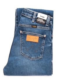 Wrangler - WRANGLER RETRO STRAIGHT PIXI BLUE W238RH17R. Stan: podwyższony. Styl: retro