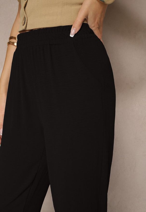 Renee - Czarne Spodnie z Bawełną o Szerokim Kroju High Waist Fanelithia. Okazja: na co dzień. Stan: podwyższony. Kolor: czarny. Materiał: bawełna. Styl: casual