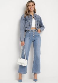 Born2be - Jasnoniebieskie Jeansy Dzwony z Odpinanym Paseczkiem Ozdobionym Perełkami Avnicca. Okazja: na co dzień. Kolor: niebieski. Wzór: aplikacja. Styl: elegancki, casual #4