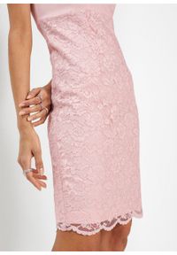 Sukienka ołówkowa z koronką bonprix pastelowy jasnoróżowy. Kolor: różowy. Materiał: koronka. Wzór: koronka. Typ sukienki: ołówkowe #6