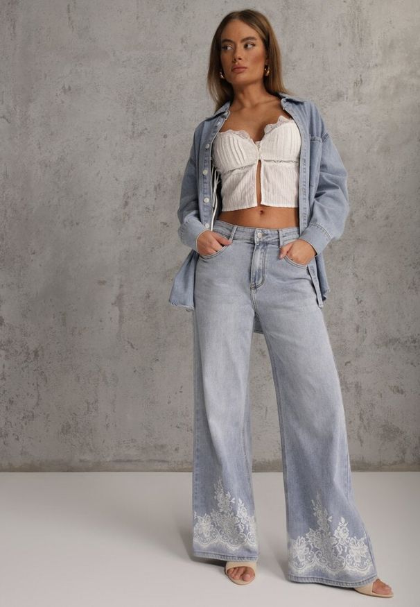 Renee - Niebieskie Jeansy Szerokie w Styku Boho z Ozdobnym Nadrukiem na Nogawkach Endippe. Kolor: niebieski. Wzór: nadruk. Styl: boho