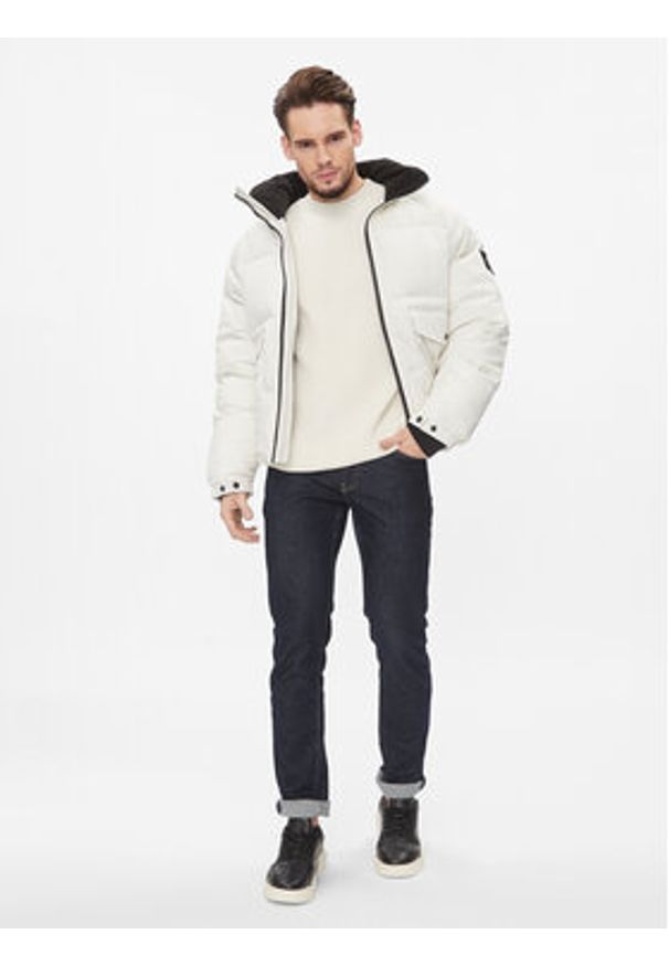 Calvin Klein Jeans Golf Blown Up J30J324507 Écru Regular Fit. Typ kołnierza: golf. Materiał: bawełna