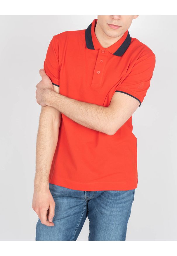Invicta Koszulka Polo | 4452240 / U | Mężczyzna | Czerwony. Okazja: na co dzień. Typ kołnierza: polo. Kolor: czerwony. Materiał: bawełna. Długość rękawa: krótki rękaw. Wzór: aplikacja. Styl: casual, klasyczny