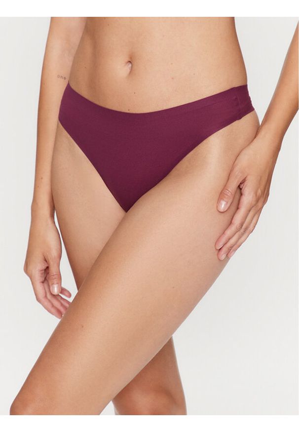 Chantelle Stringi Soft Stretch C26490 Bordowy. Kolor: czerwony. Materiał: syntetyk