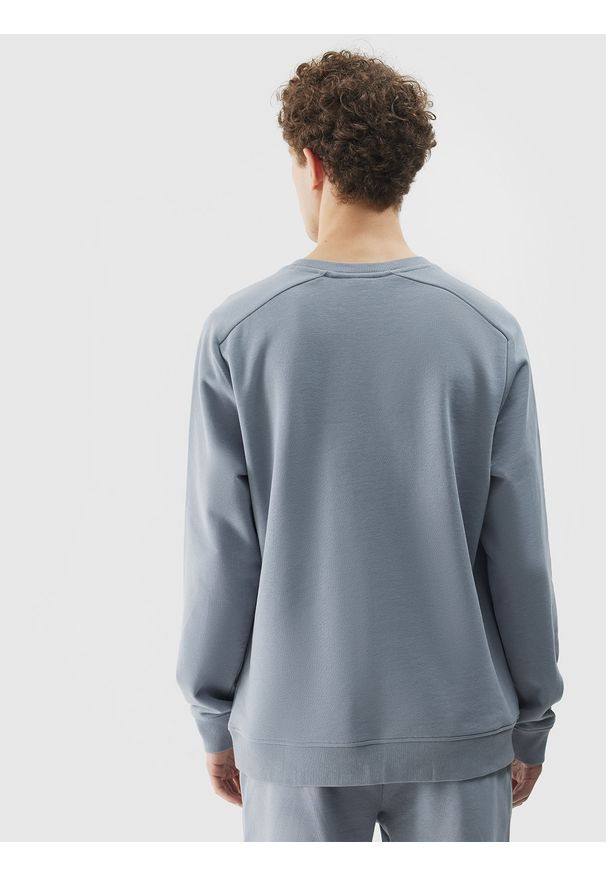 4f - 4F Bluza dresowa nierozpinana bez kaptura męska - szara XL. Okazja: na co dzień. Typ kołnierza: bez kaptura. Kolor: szary. Materiał: dresówka. Długość rękawa: raglanowy rękaw. Wzór: ze splotem, napisy, gładki. Styl: sportowy, klasyczny, casual