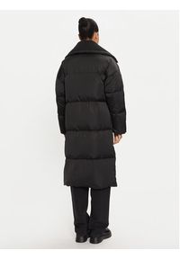 Calvin Klein Płaszcz zimowy K20K207721 Czarny Regular Fit. Kolor: czarny. Materiał: syntetyk. Sezon: zima #3