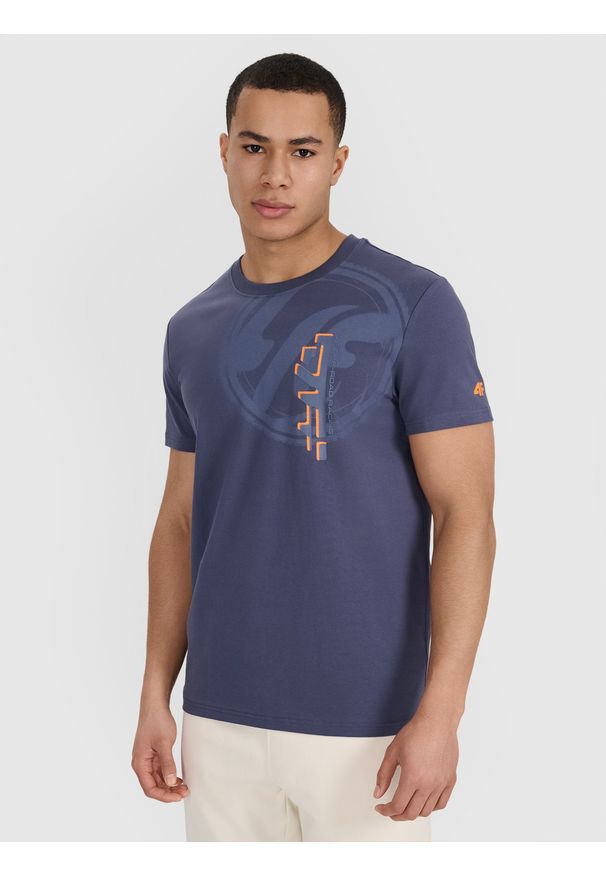4f - 4F T-shirt regular z nadrukiem męski - szary M. Okazja: na co dzień. Kolor: szary. Materiał: bawełna, jersey, materiał. Długość rękawa: krótki rękaw. Długość: krótkie. Wzór: nadruk. Styl: sportowy, casual, klasyczny