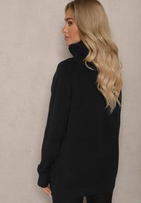 Renee - Czarny Casualowy Golf z Domieszką Wiskozy Ozdobiony Małymi Kieszeniami Viasya. Okazja: na co dzień. Typ kołnierza: golf. Kolekcja: plus size. Kolor: czarny. Długość: długie. Wzór: aplikacja. Materiał: wiskoza. Długość rękawa: długi rękaw. Styl: casual