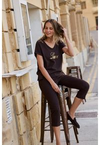 MOODO - Bluzka z nadrukiem brązowa. Kolor: brązowy. Materiał: bawełna. Wzór: nadruk #1