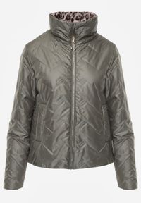 Born2be - Zielona Dwustronna Kurtka Pikowana Ozdobiona Naszywką i Panterką Nemopis. Okazja: na co dzień. Kolor: zielony. Materiał: jeans. Wzór: motyw zwierzęcy, aplikacja. Styl: casual #6