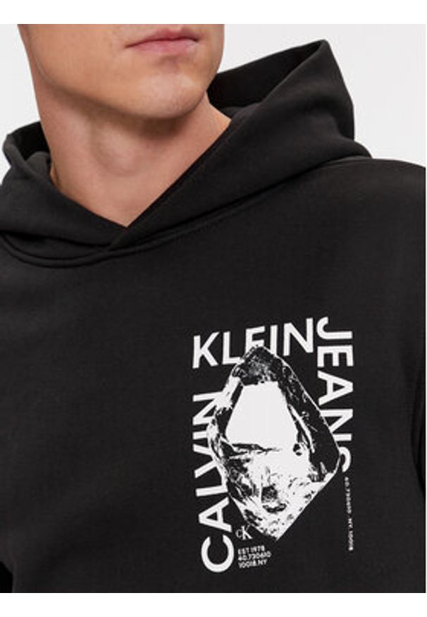 Calvin Klein Jeans Bluza Modern Metals Graphic J30J324626 Czarny Regular Fit. Kolor: czarny. Materiał: bawełna, syntetyk