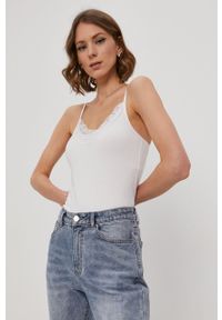 Vero Moda Top damski kolor biały. Kolor: biały. Materiał: bawełna, dzianina, koronka. Długość rękawa: na ramiączkach. Wzór: gładki #2