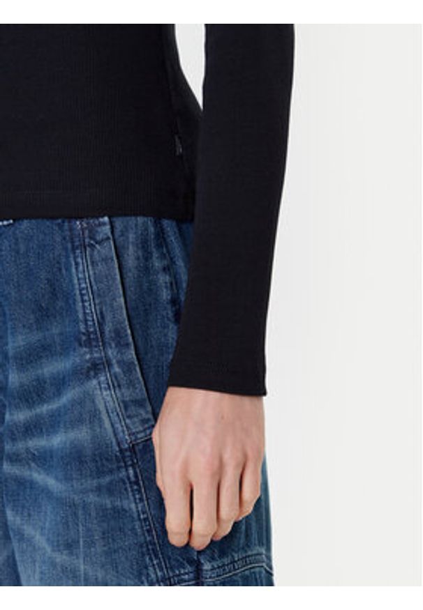 Guess Jeans Bluzka W5YP38 KA0H1 Czarny Slim Fit. Kolor: czarny. Materiał: bawełna