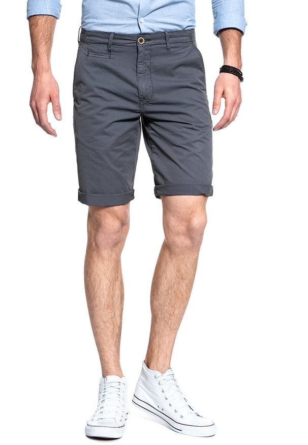 Wrangler - KRÓTKIE SPODENKI WRANGLER CHINO SHORTS OMBRE BLUE W14MLL90K. Materiał: materiał. Długość: krótkie