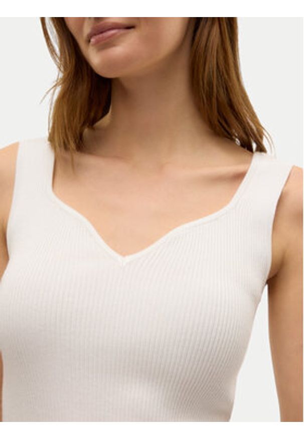 Vero Moda Top Willow 10326450 Biały Slim Fit. Kolor: biały. Materiał: wiskoza