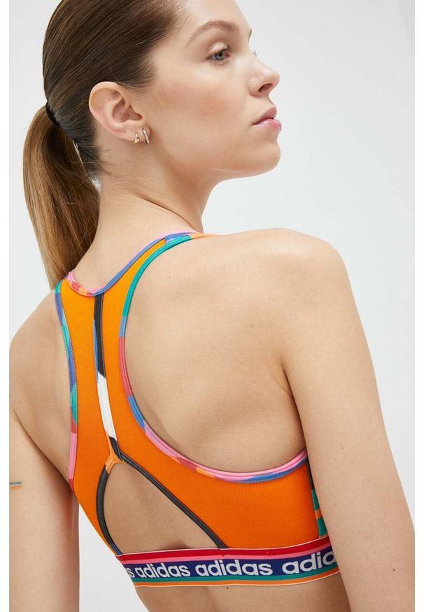 adidas Performance biustonosz sportowy Farm Rio wzorzysty. Materiał: skóra, materiał. Rodzaj stanika: wyciągane miseczki. Sport: fitness, taniec
