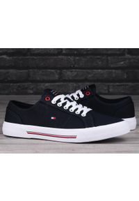 TOMMY HILFIGER - Męskie trampki sportowe Tommy Hilfiger CORE CORPORATE VULC CANVAS. Kolor: biały, niebieski, wielokolorowy