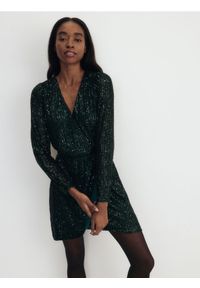 Reserved - Sukienka z cekinami - zielony. Kolor: zielony. Materiał: tkanina. Typ sukienki: proste #1