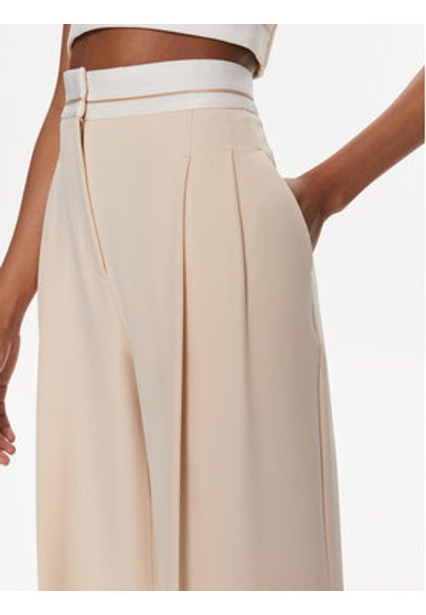 Patrizia Pepe Spodnie materiałowe 8P0576/A375-B788 Beżowy Regular Fit. Kolor: beżowy. Materiał: syntetyk