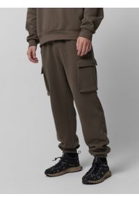 outhorn - Spodnie dresowe joggery z kieszeniami cargo męskie - khaki. Kolor: brązowy. Materiał: dresówka #5