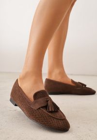 Born2be - Ciemnobrązowe Ażurowe Mokasyny VICES Ozdobione Frędzlami Catiana. Okazja: na co dzień, do pracy. Kolor: brązowy. Materiał: jeans. Wzór: ażurowy, aplikacja. Styl: casual, elegancki #9