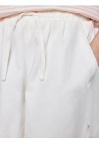 Big-Star - Szorty dziewczęce białe Polenasi 100. Okazja: na spacer. Kolor: biały. Materiał: bawełna. Długość: krótkie. Wzór: kolorowy. Sezon: lato. Styl: wakacyjny #4