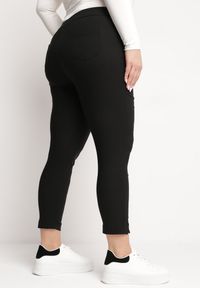Born2be - Czarne Spodnie Skinny z Gumką w Talii z Wyższym Stanem Leratella. Stan: podwyższony. Kolor: czarny. Materiał: tkanina #7