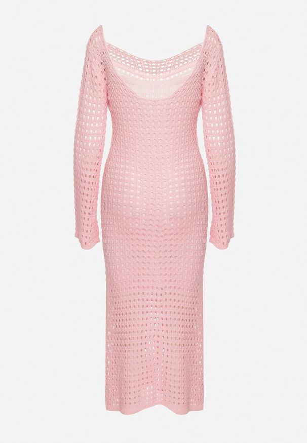 Born2be - Różowa Dopasowana Sukienka Dzianinowa Midi z Głębokim Dekoltem na Plecach Morasha. Okazja: na co dzień. Typ kołnierza: dekolt na plecach. Kolor: różowy. Materiał: dzianina. Długość rękawa: długi rękaw. Typ sukienki: dopasowane, proste. Styl: casual, elegancki. Długość: midi