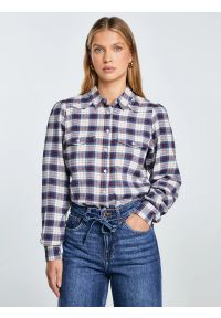 Big-Star - Koszula damska flanelowa z wiskozy w krate granatowo-beżowa Indina 401. Okazja: do pracy, na co dzień. Typ kołnierza: kołnierzyk klasyczny. Kolor: niebieski. Materiał: wiskoza. Wzór: kratka. Styl: klasyczny, casual