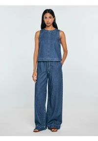 Big-Star - Bluzka damska jeansowa na ramiączkach niebieska Millana 387. Kolor: niebieski. Materiał: jeans. Długość rękawa: na ramiączkach. Styl: klasyczny #5