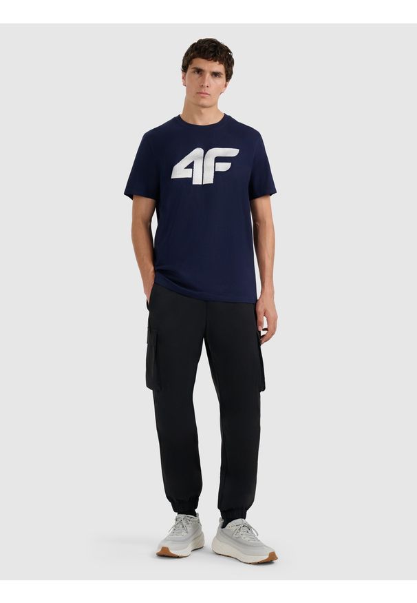 4f - 4F T-shirt regular z nadrukiem męski - granatowy 3XL. Okazja: na co dzień. Kolor: niebieski. Wzór: nadruk. Styl: casual