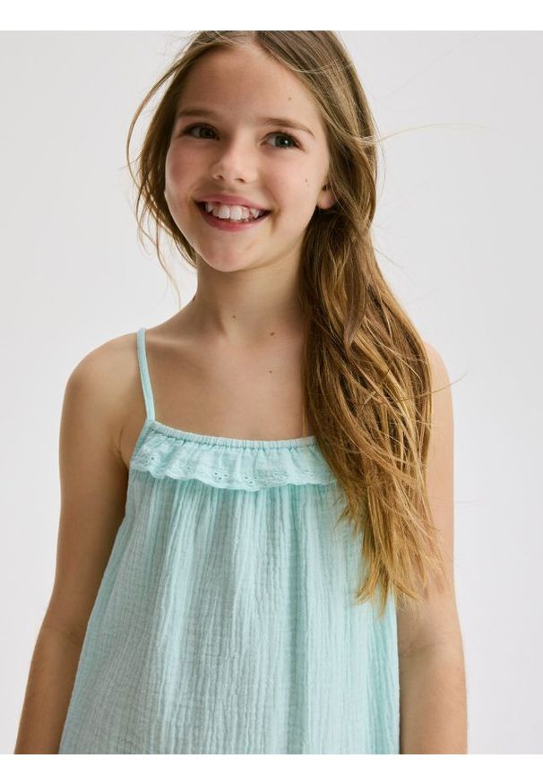 Reserved - Muślinowa sukienka na ramiączkach - jasnoturkusowy. Kolor: turkusowy. Materiał: bawełna. Długość rękawa: na ramiączkach