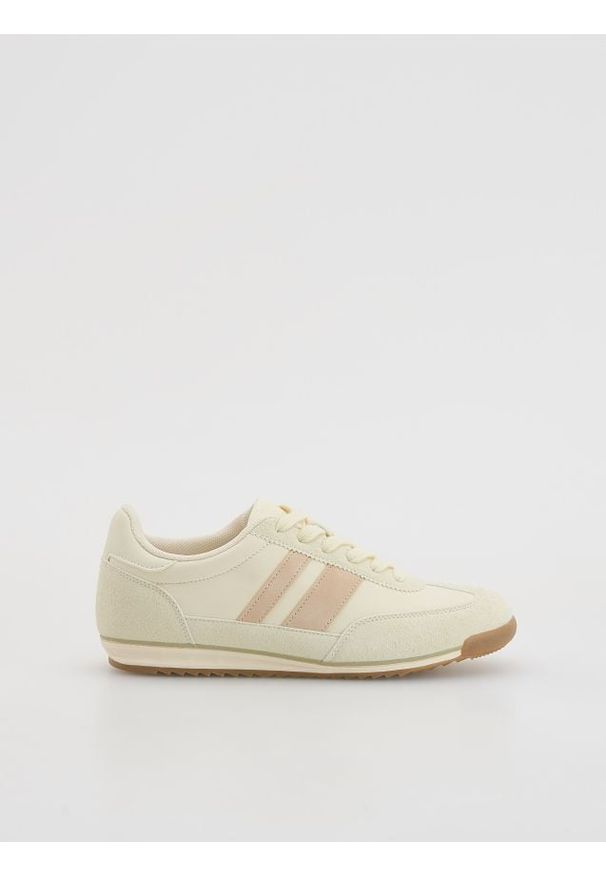 Reserved - Sneakersy z łączonych materiałów - wielobarwny. Materiał: materiał