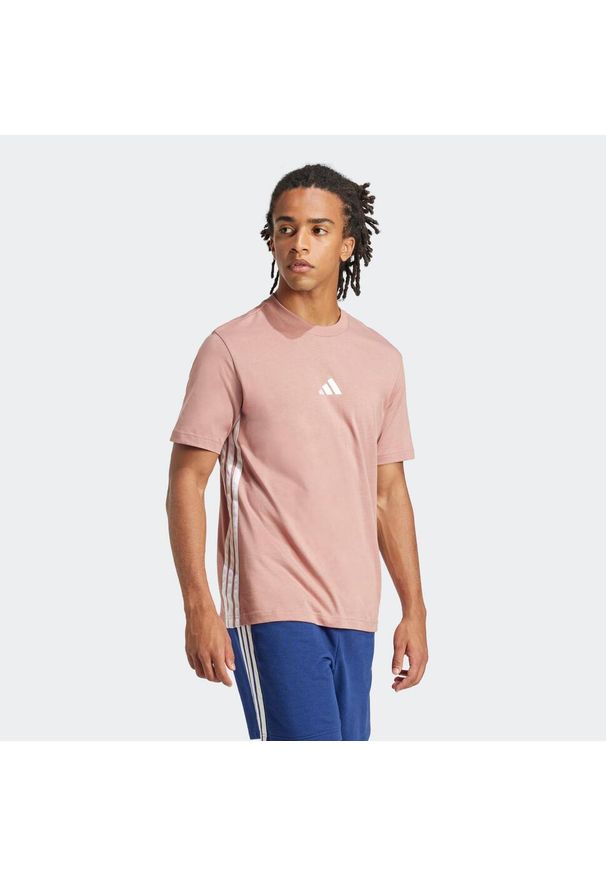 Adidas - Koszulka męska ADIDAS Gym & Pilates. Kolor: różowy. Materiał: bawełna, włókno. Sport: joga i pilates