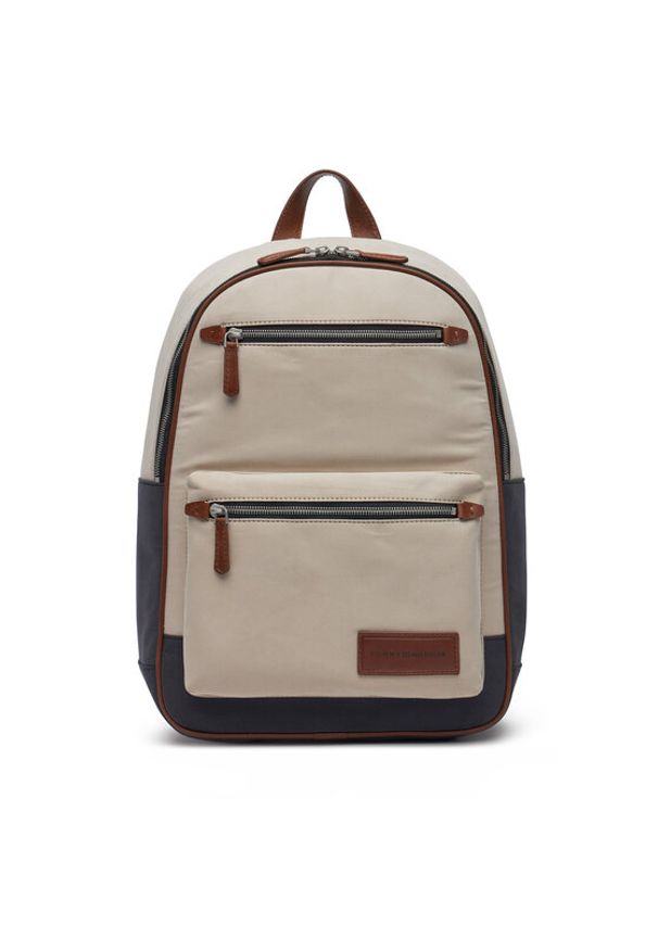 TOMMY HILFIGER - Tommy Hilfiger Plecak Th Casual Backpack AM0AM13227 Beżowy. Kolor: beżowy. Materiał: materiał. Styl: casual