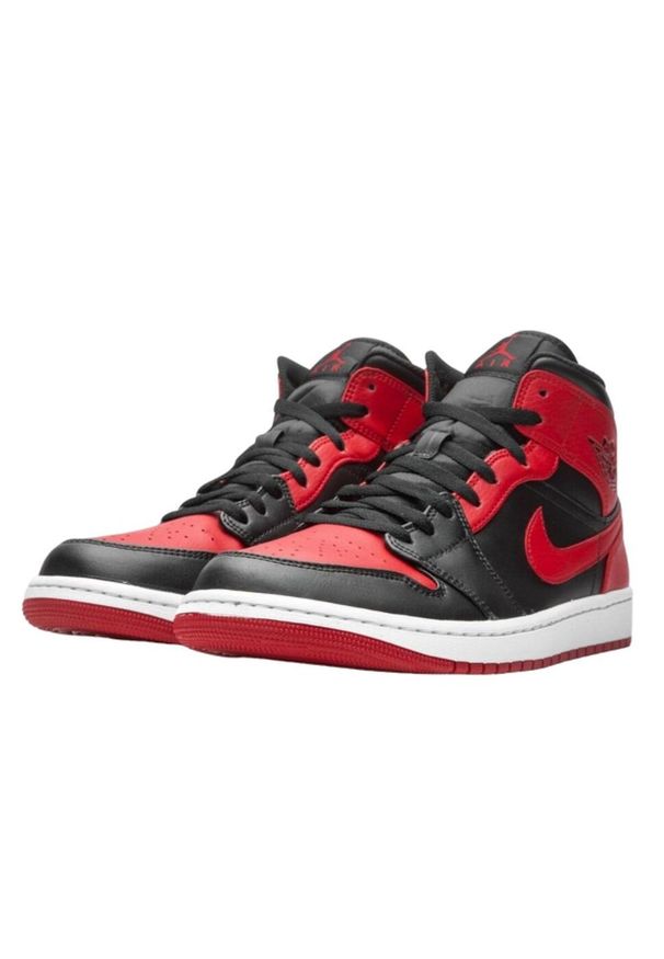 Buty koszykarskie męskie Nike Air Jordan 1 Mid. Wysokość cholewki: za kostkę. Zapięcie: sznurówki. Kolor: czerwony. Materiał: materiał. Szerokość cholewki: normalna. Model: Nike Air Jordan. Sport: koszykówka