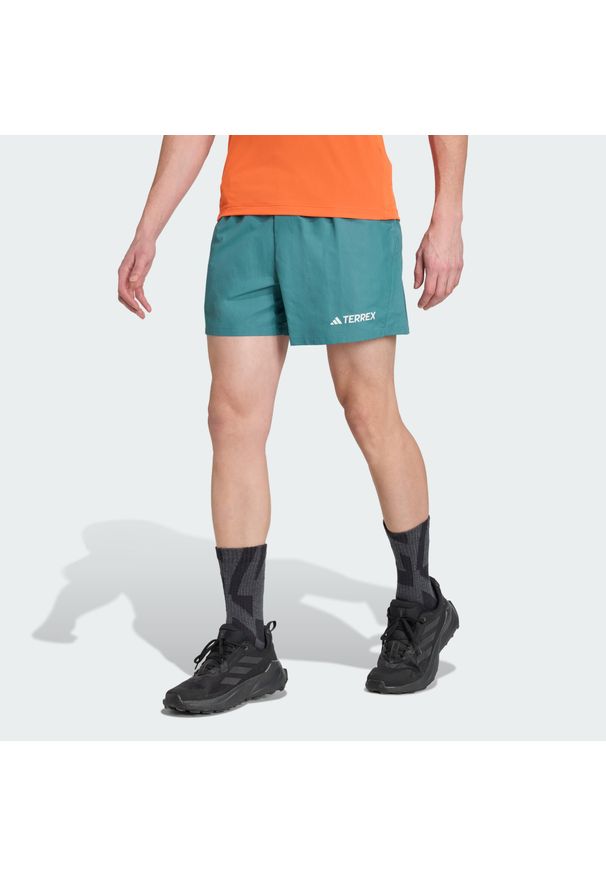 Adidas - Szorty Terrex Multi. Kolor: niebieski. Materiał: materiał