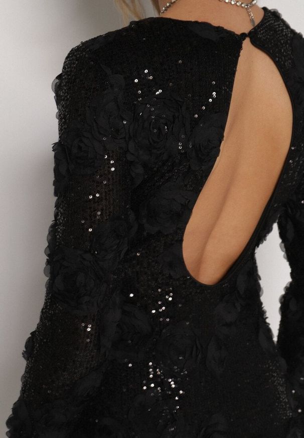 Born2be - Czarna Cekinowa Sukienka z Kwiatami 3D Naweda. Okazja: na spotkanie biznesowe. Kolor: czarny. Materiał: jeans, poliester. Wzór: kwiaty. Styl: biznesowy