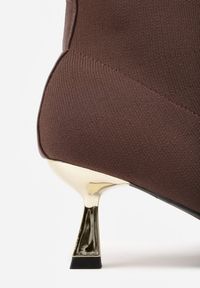 Renee - Brązowe Botki Vices na Metalicznej Kaczuszce z Elastyczną Cholewką Vamile. Okazja: na co dzień. Kolor: brązowy. Szerokość cholewki: normalna. Obcas: na szpilce. Styl: wizytowy, casual, elegancki. Wysokość obcasa: średni #3