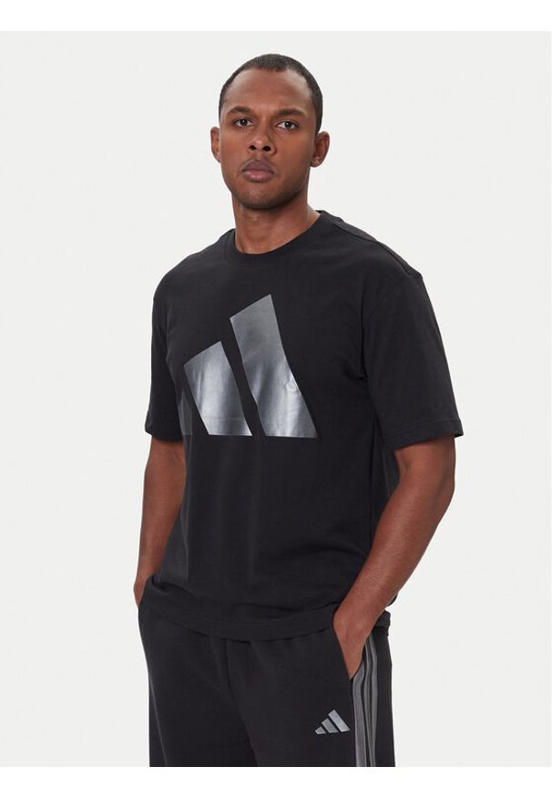 Adidas - adidas T-Shirt JM1709 Czarny Loose Fit. Kolor: czarny. Materiał: bawełna